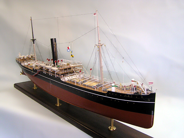 船舶模型と展示模型 (有)佐藤船舶工芸 - 一般商船（客船、フェリー 